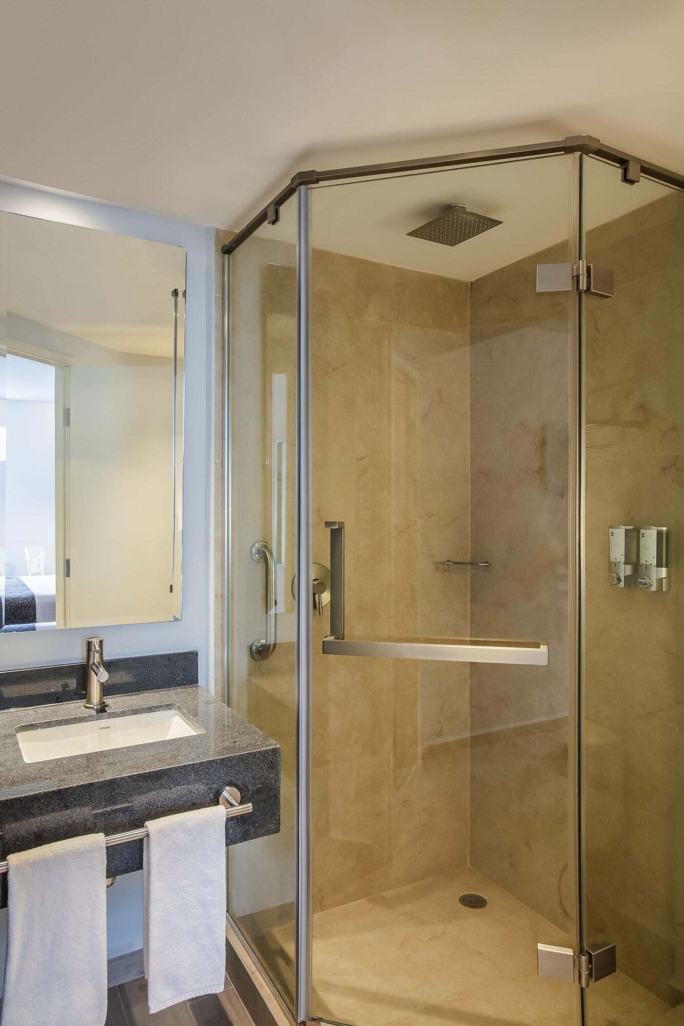 One Monterrey Tecnologico Hotel Екстериор снимка